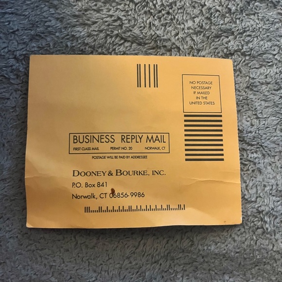 Dooney and Bourke tote bag with matching pouch. Excellent used condition - Picture 5 of 14